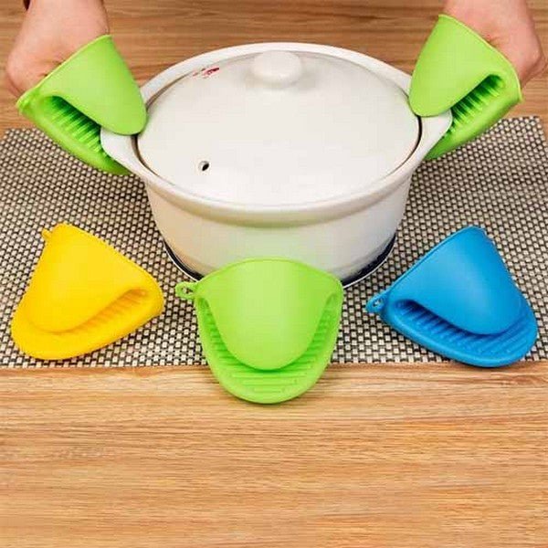 "Silicone Pot Holder Pair: Heat-resistant Kitchen Essential"